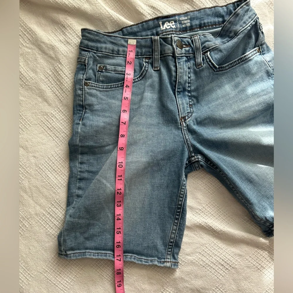 Lee Denim Bermuda Shorts mid rise size 8 - Picture 6 of 8